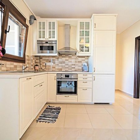 Luxury And Sunny Apartment 250 Mts From The Beach!! Peraía Екстериор снимка