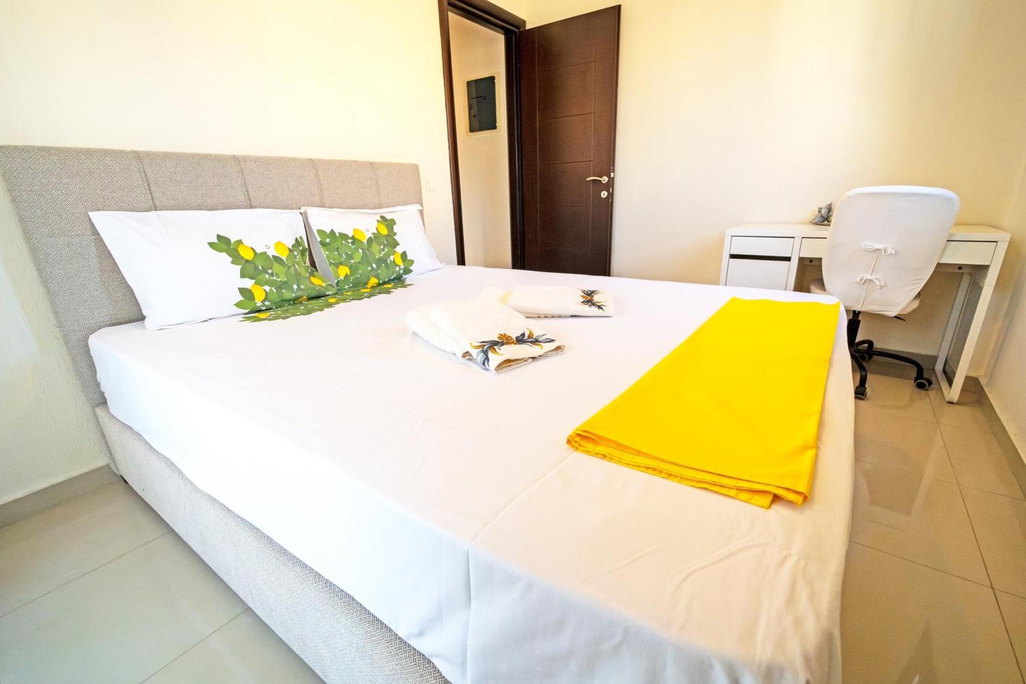 Luxury And Sunny Apartment 250 Mts From The Beach!! Peraía Екстериор снимка