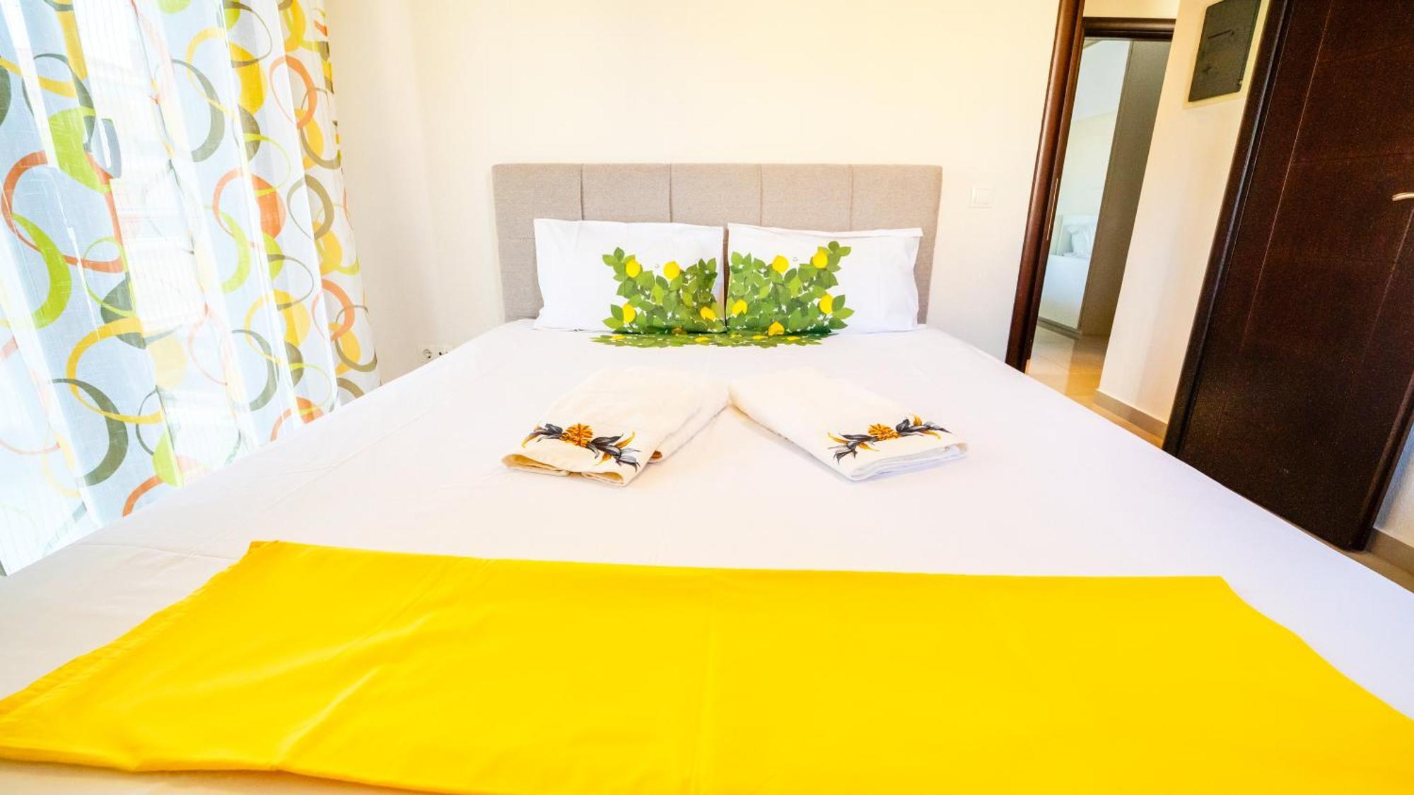 Luxury And Sunny Apartment 250 Mts From The Beach!! Peraía Екстериор снимка