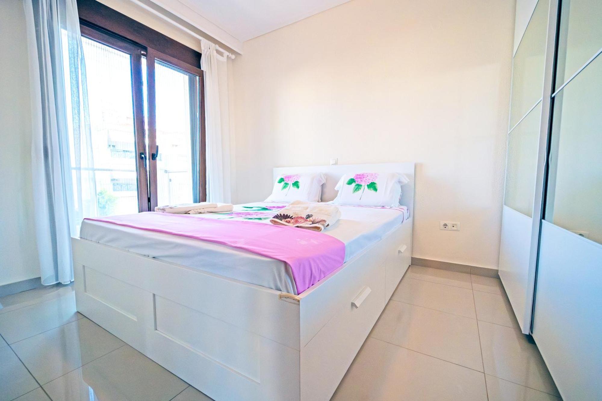 Luxury And Sunny Apartment 250 Mts From The Beach!! Peraía Екстериор снимка