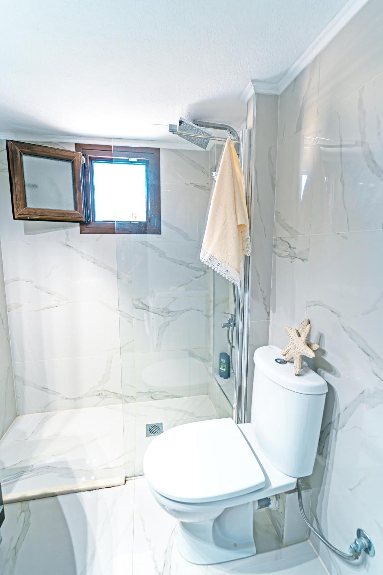 Luxury And Sunny Apartment 250 Mts From The Beach!! Peraía Екстериор снимка