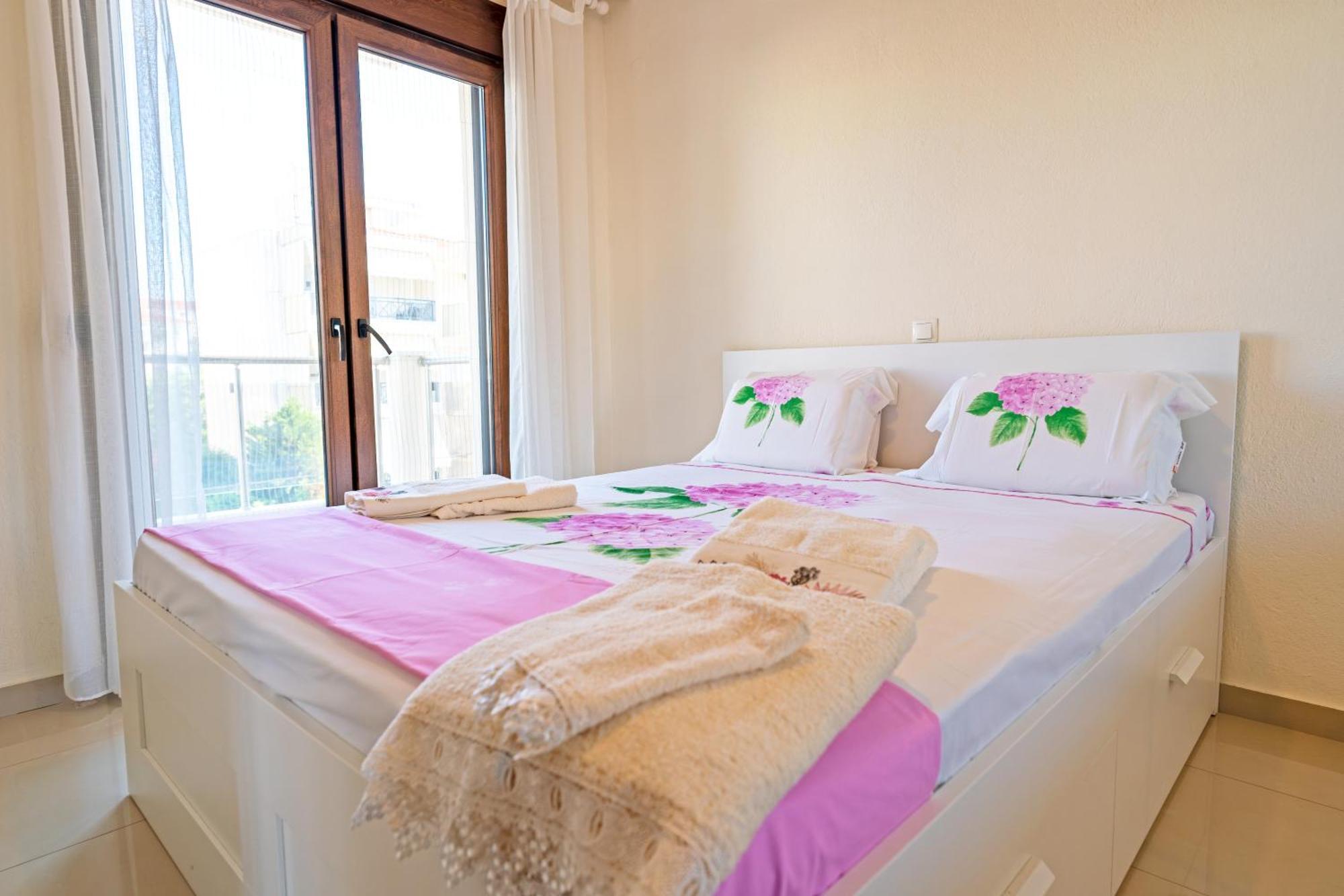 Luxury And Sunny Apartment 250 Mts From The Beach!! Peraía Екстериор снимка