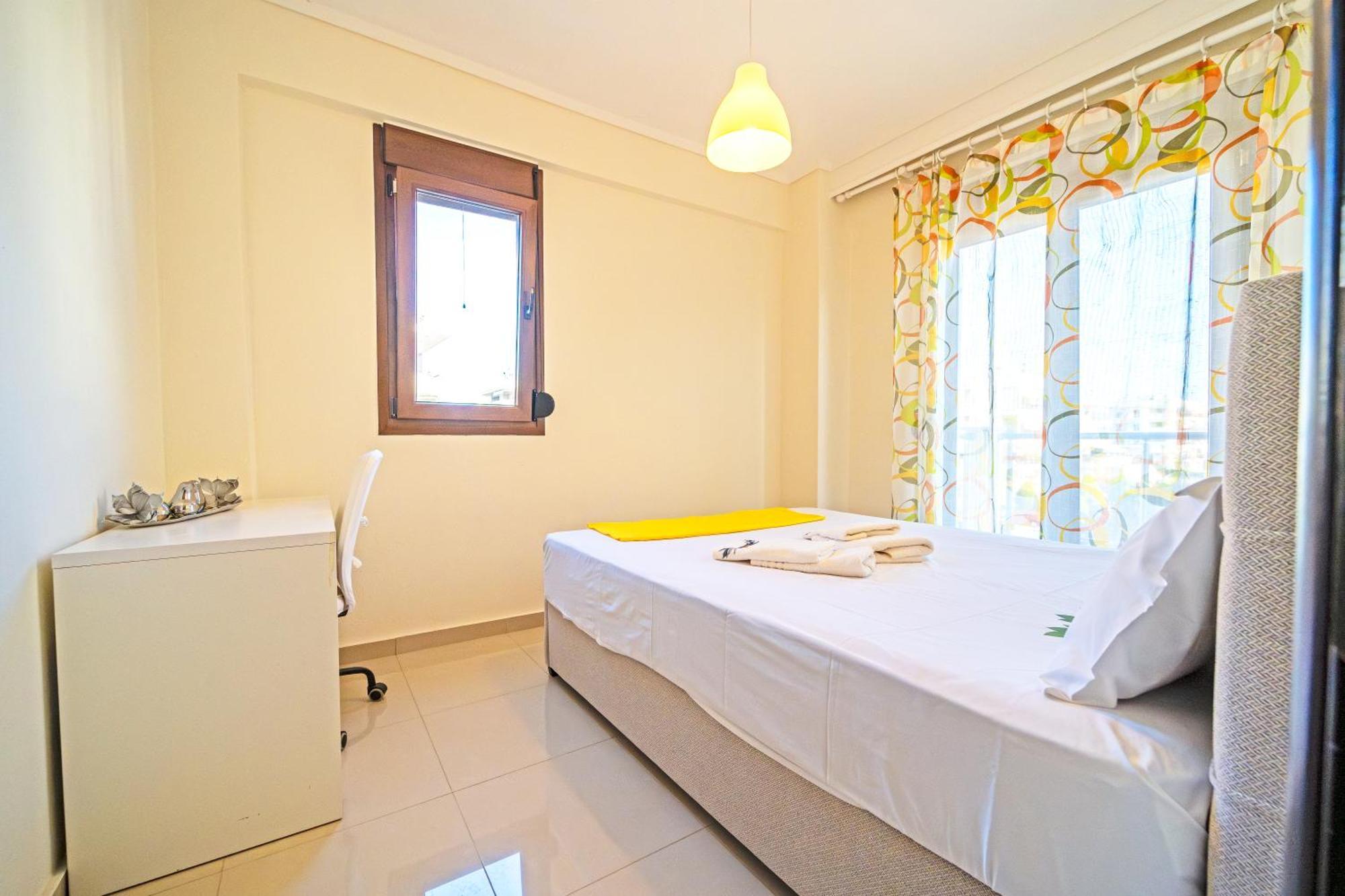 Luxury And Sunny Apartment 250 Mts From The Beach!! Peraía Екстериор снимка