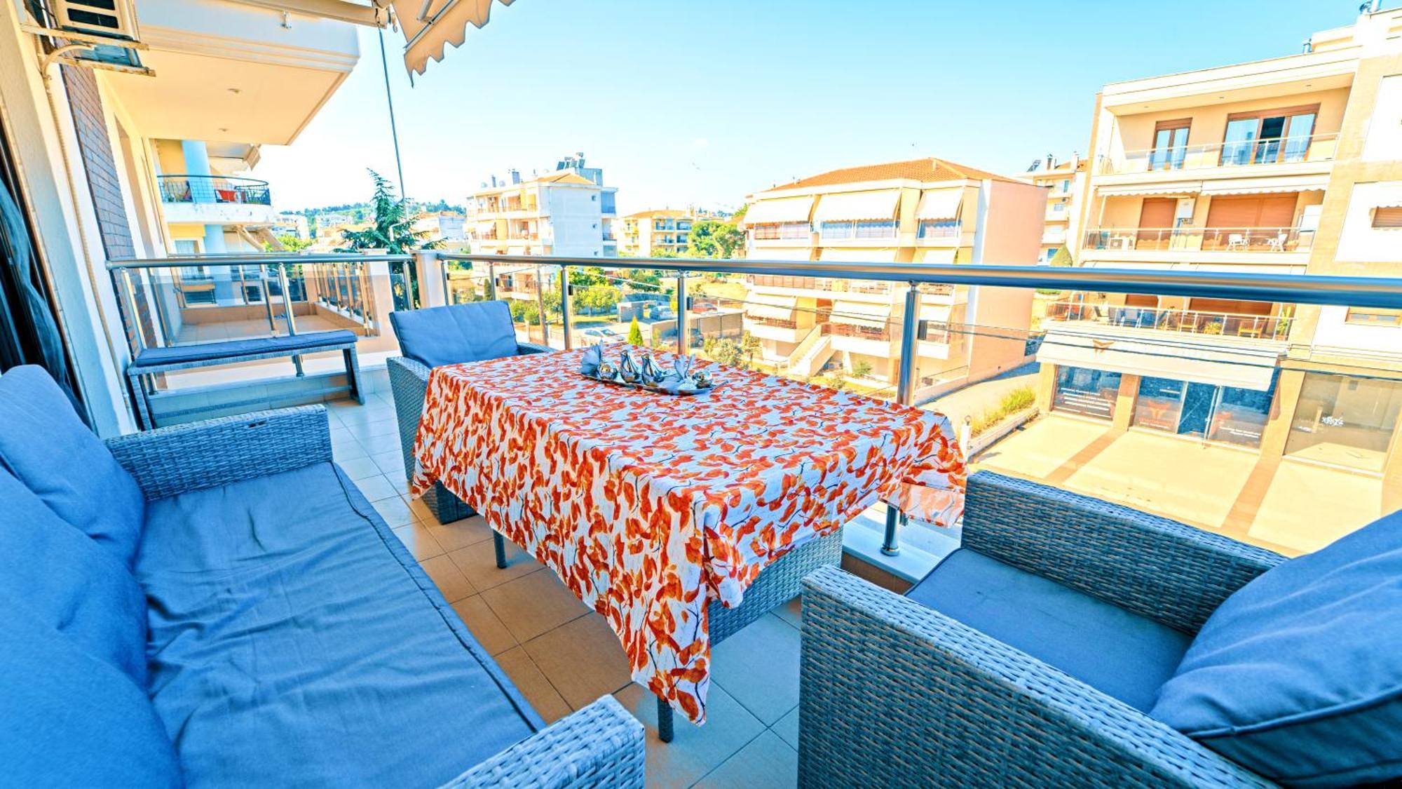 Luxury And Sunny Apartment 250 Mts From The Beach!! Peraía Екстериор снимка
