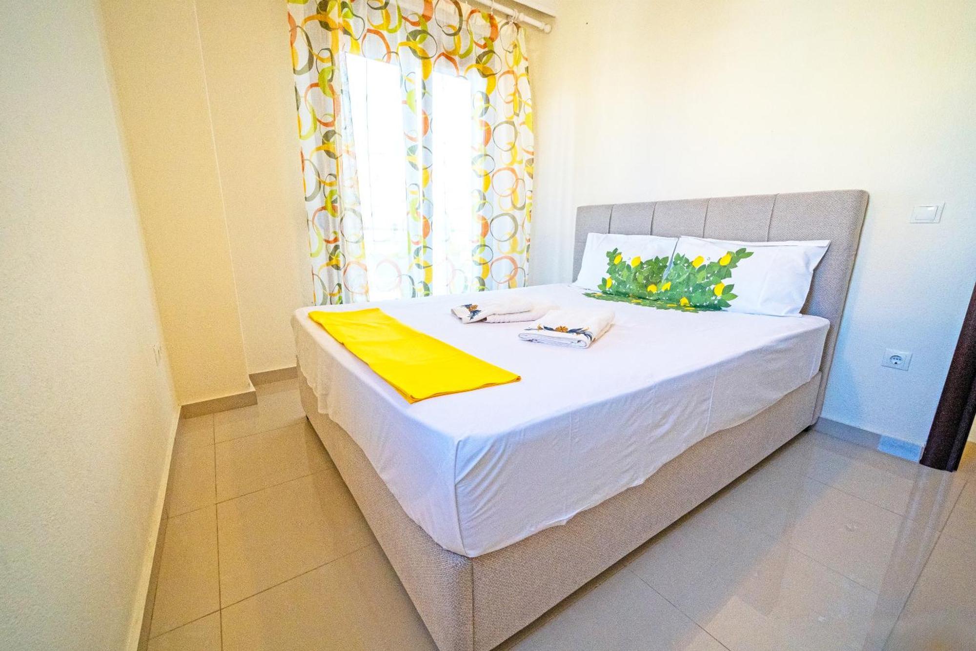 Luxury And Sunny Apartment 250 Mts From The Beach!! Peraía Екстериор снимка