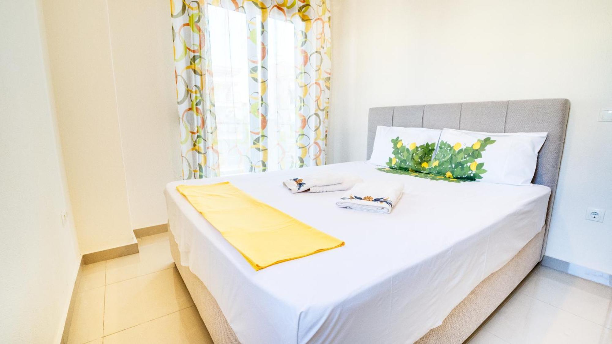 Luxury And Sunny Apartment 250 Mts From The Beach!! Peraía Екстериор снимка